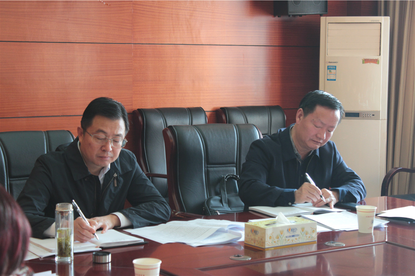市人民政府副秘书长肖化虎,在家局党委领导班子成