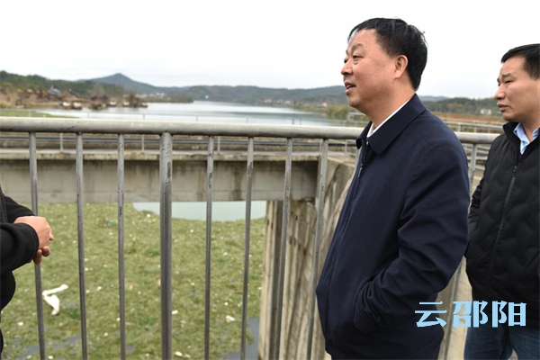 肖拥军资江巡河重点督办非法砂石码头整治工作
