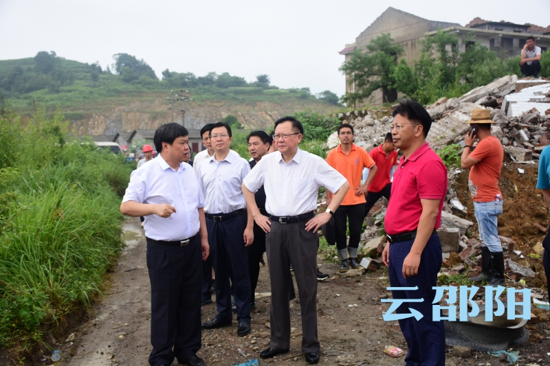 龚文密调研重点项目及省粤港澳高峰论坛招商工作