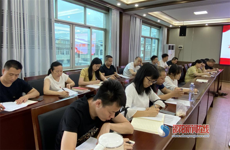 首页 政务要闻 县市区动态 镇党委书记刘桂生给到场的党员上了一堂生
