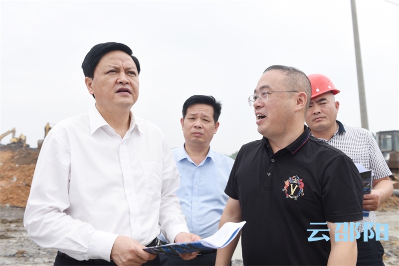 (全媒体记者 申兴刚)5月22日上午,市委常委,市委秘书长李万千到新邵