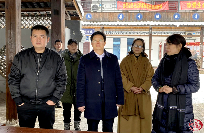 您当前的位置:>首页>政务要闻>县市区动态>县委书记 袁胜良(右三)