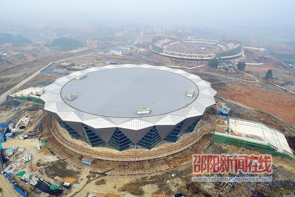 邵阳市体育馆玻璃幕墙完成60%  三层看台已完工(图1)