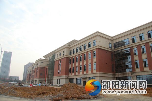 邵阳中心医院东院项目建设进展顺利主体工程全部完工(图1)