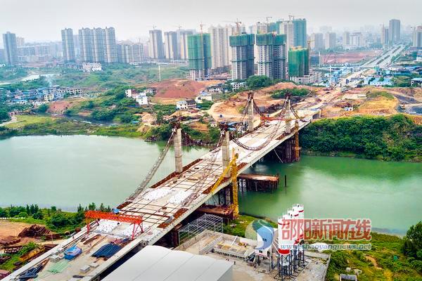 邵阳桂花大桥桥面实现合龙 桥梁主体工程完成95%(图1)