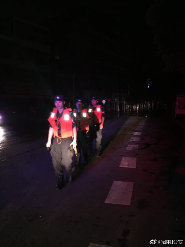 邵阳市公安3500警力打响“邵阳保卫战”(图3)