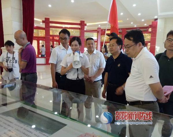 "精准扶贫在三湘"考察采访团来邵阳考察扶贫工作(图3)