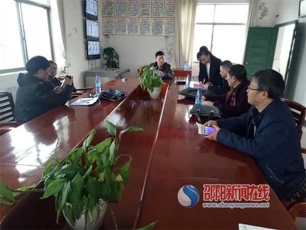 邵阳市综治办检查解放小学创建平安校园工作(图1)