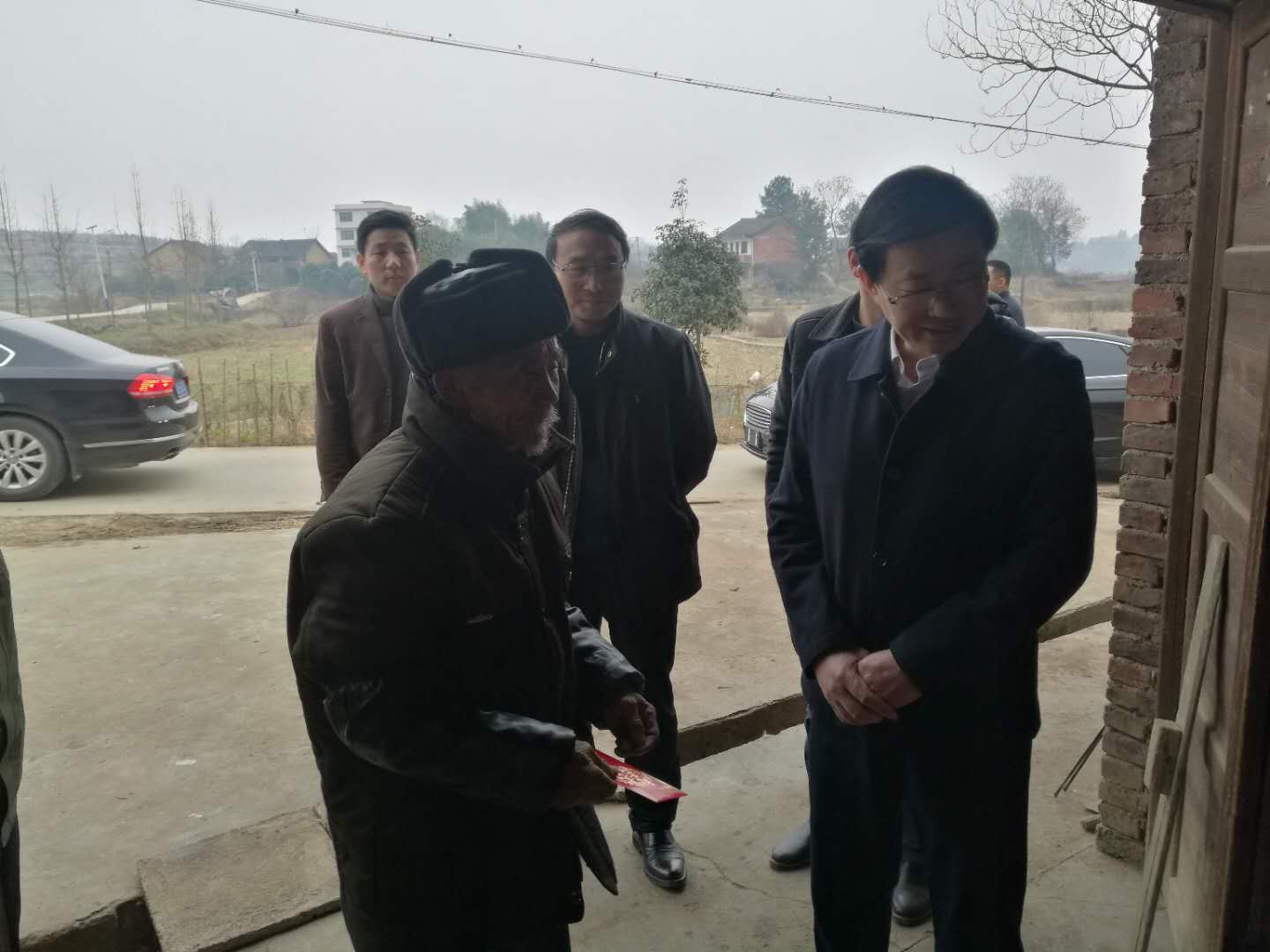 邵阳市住建局开展春节贫困村走访慰问活动(图3)