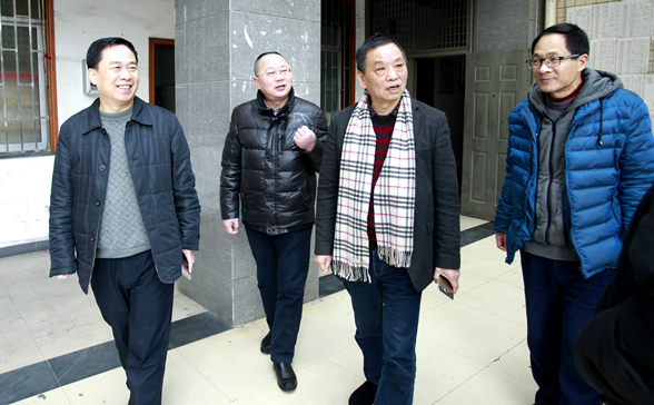 市地税局组织走访全国人大代表(图1)