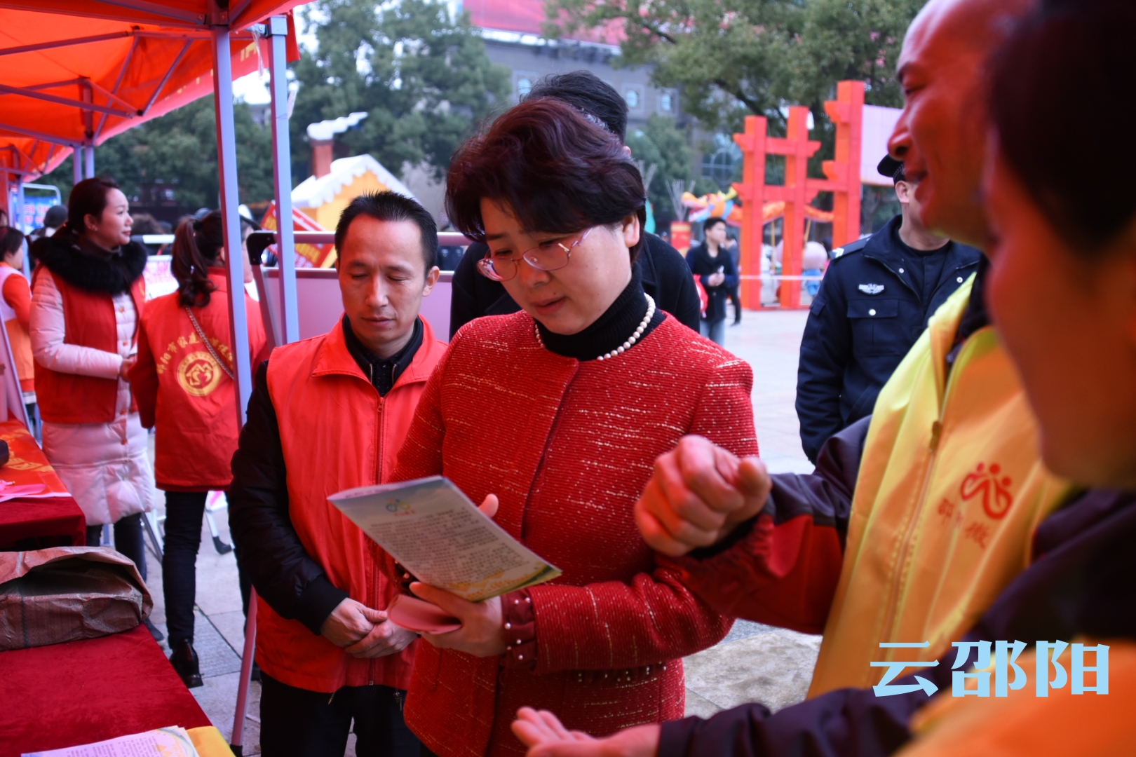 2018年邵阳市“文明邵阳·志愿点亮”学雷锋志愿服务活动启动(图17)