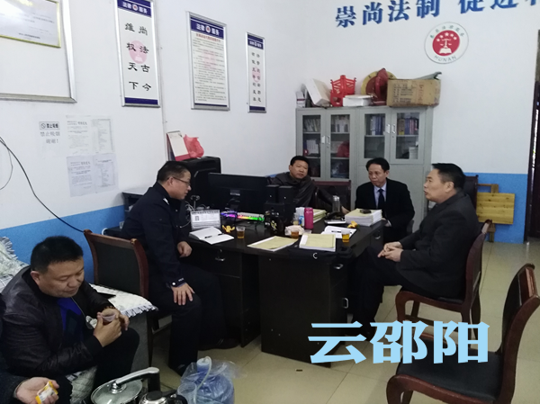 邵阳市司法局到新邵县检查基层法律服务所工作(图1)