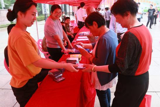 邵阳市地震局积极开展“5.12防灾减灾日宣传活动”(图2)