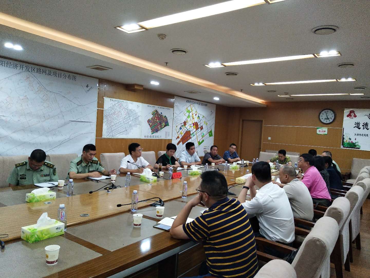 彭华松副市长调研检查市城区商贸流通领域文明创建和安全生产工作(图2)