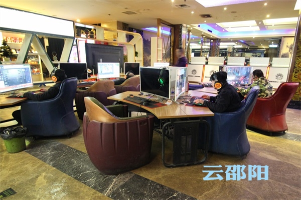 邵阳开展文明上网志愿宣传 助力全国文明城市创建(图3)