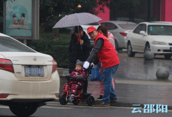 文明交通我先行，志愿服务暖人心(图2)