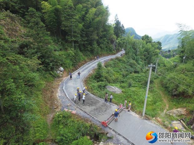 邵阳全面加快自然村通公路建设助力脱贫攻坚(图4)