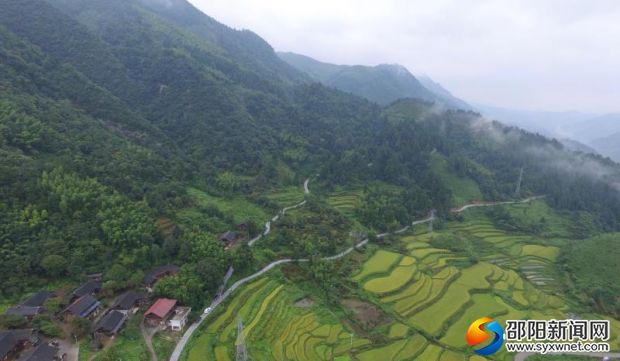 邵阳全面加快自然村通公路建设助力脱贫攻坚(图2)