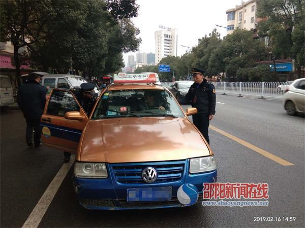 群众春运出行的守护者 ——邵阳市交通执法支队护航春运城市公共客运纪实(图3)