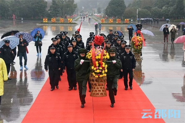 邵阳公安举行“伟人故里寻足迹·筑梦警营践初心”主题党日活动(图1)