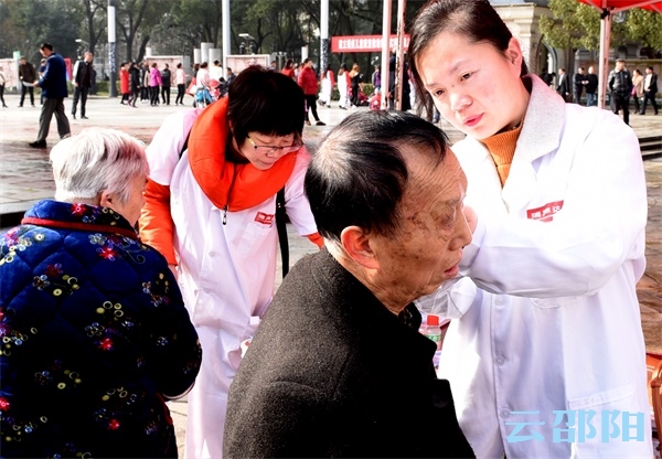 邵阳开展“关爱听力健康 落实残疾儿童康复救助制度”主题宣传活动和志愿服务(图6)
