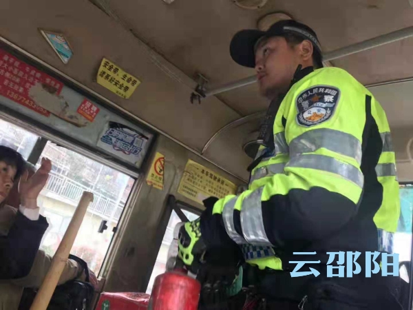 邵阳交警“四站”联合发力 整治农村道路交通违法行为(图2)