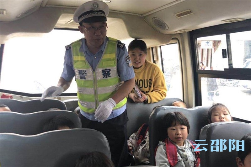 邵阳交警“五一”启动战时勤务模式 严密防控交通事故(图3)
