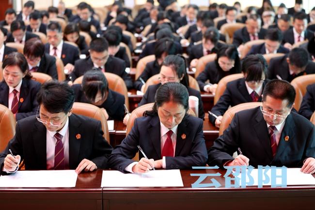 扫黑除恶知识大检阅！邵阳上千名法院工作人员以考促学(图1)