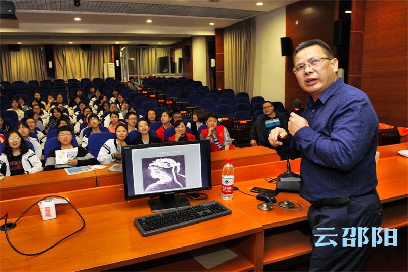 邵阳医务志愿者走进校园 开展高考考前心理辅导志愿服务(图2)