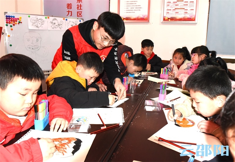 关爱未成年人身心健康丨500余名志愿者走进邵阳市区140个社区(图6)