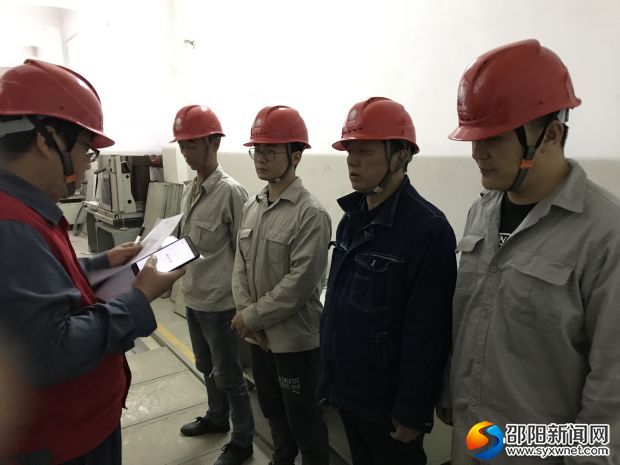 国网邵阳检修公司：电缆沟里的“特殊”五一假期(图1)