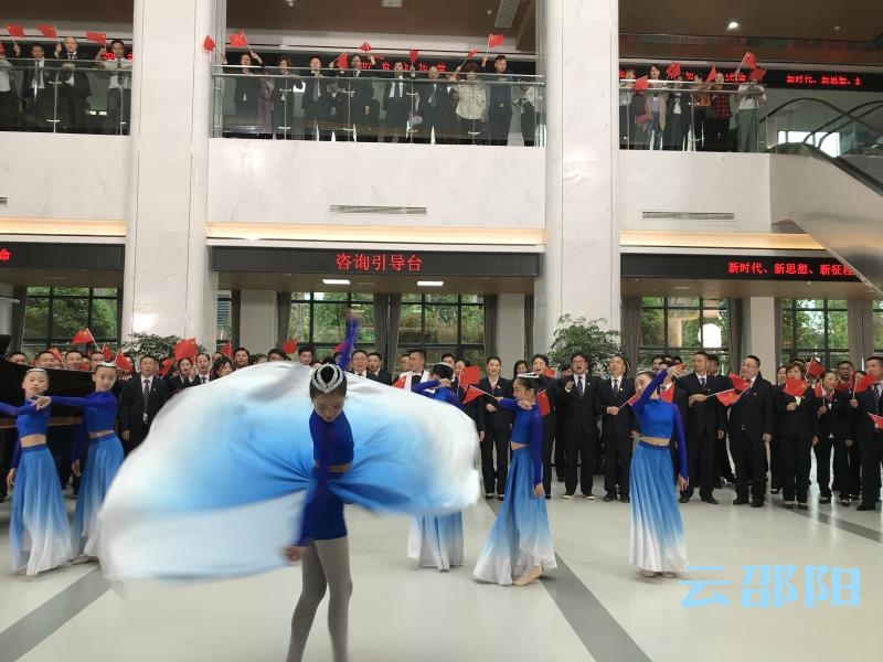 邵阳市不动产人唱响《我和我的祖国》 献礼祖国70周年华诞(图1)