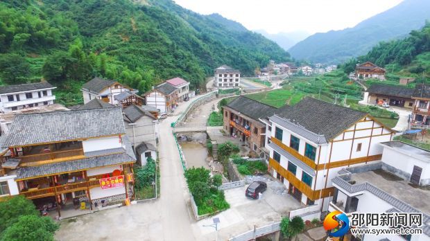 上半年邵阳自然村通水泥路完成803公里 进度居全省第一(图1)
