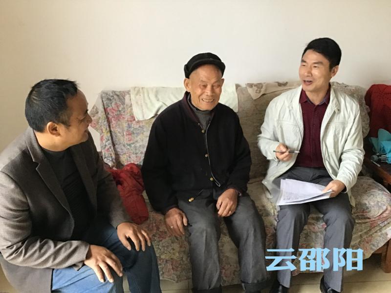 邵阳市政协机关“矢志为民”志愿服务走进长排村(图3)