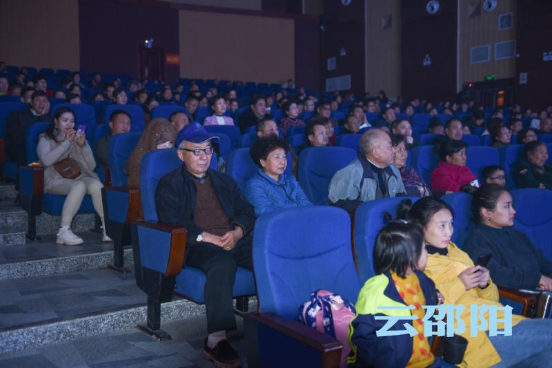 邵阳市直宣传文化系统组织党员干部集中观看《种子方舟》预演(图3)