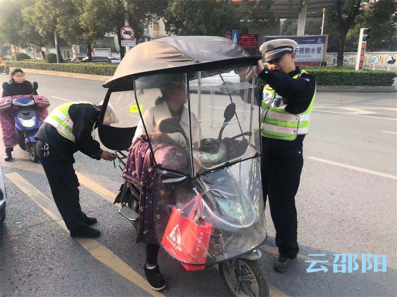 邵阳交警重拳出击 破除电动车交通违法“陋习”(图2)