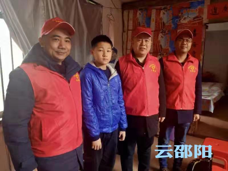 邵阳市住建局（人防办）志愿者融入困境儿童家庭(图2)