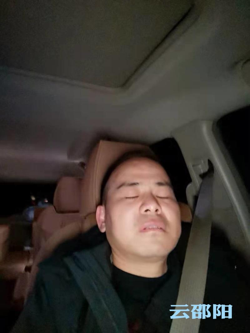 除夕夜，邵阳卫生人奋斗在一线(图1)