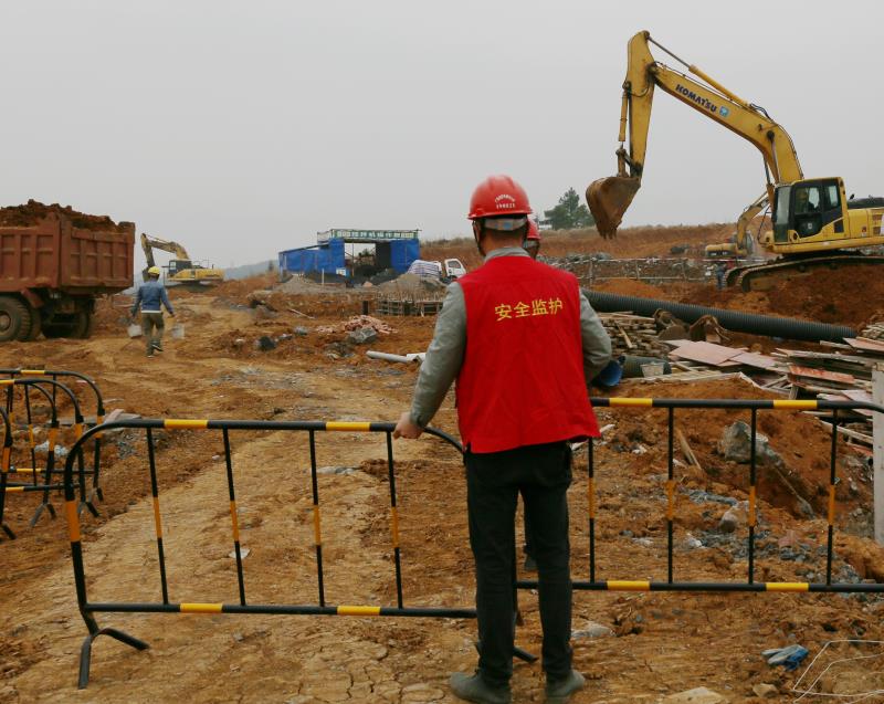 邵阳电网主网建设项目全面启动复工(图2)