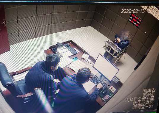 邵阳首例！车站内不戴口罩不配合测体温扰乱公共秩序乘客被拘留(图1)