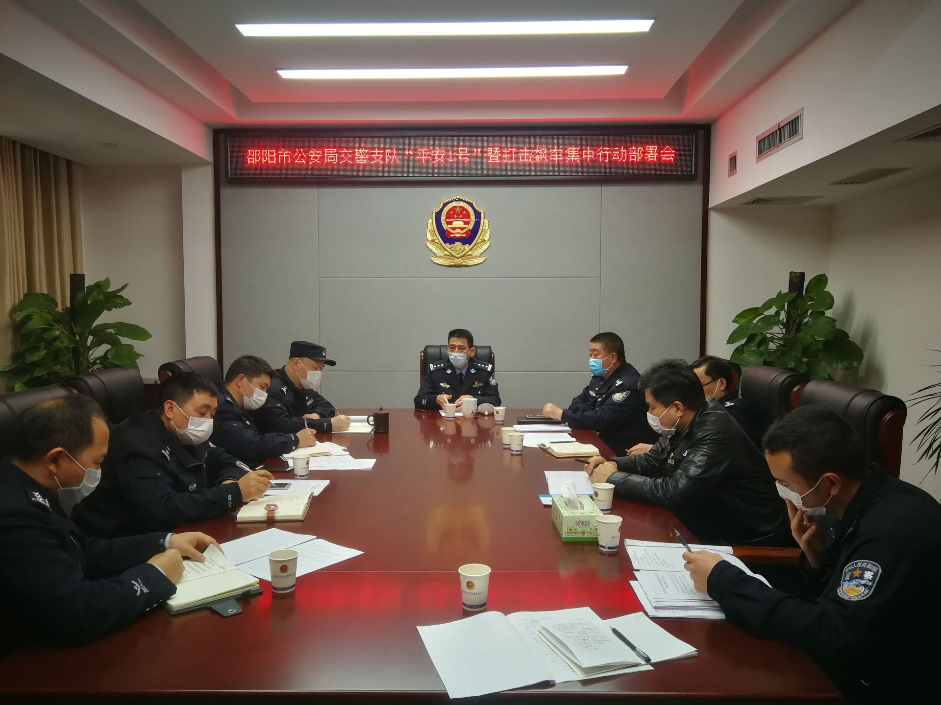 邵阳交警打击飙车违法行为 守护群众安宁(图1)