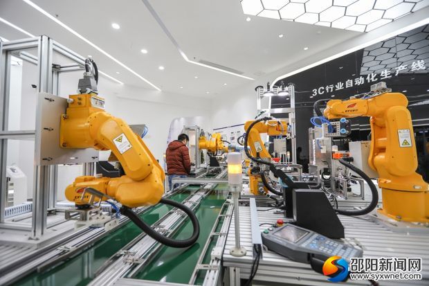 图为邵东智能制造技术研究院3C行业自动化生产线。