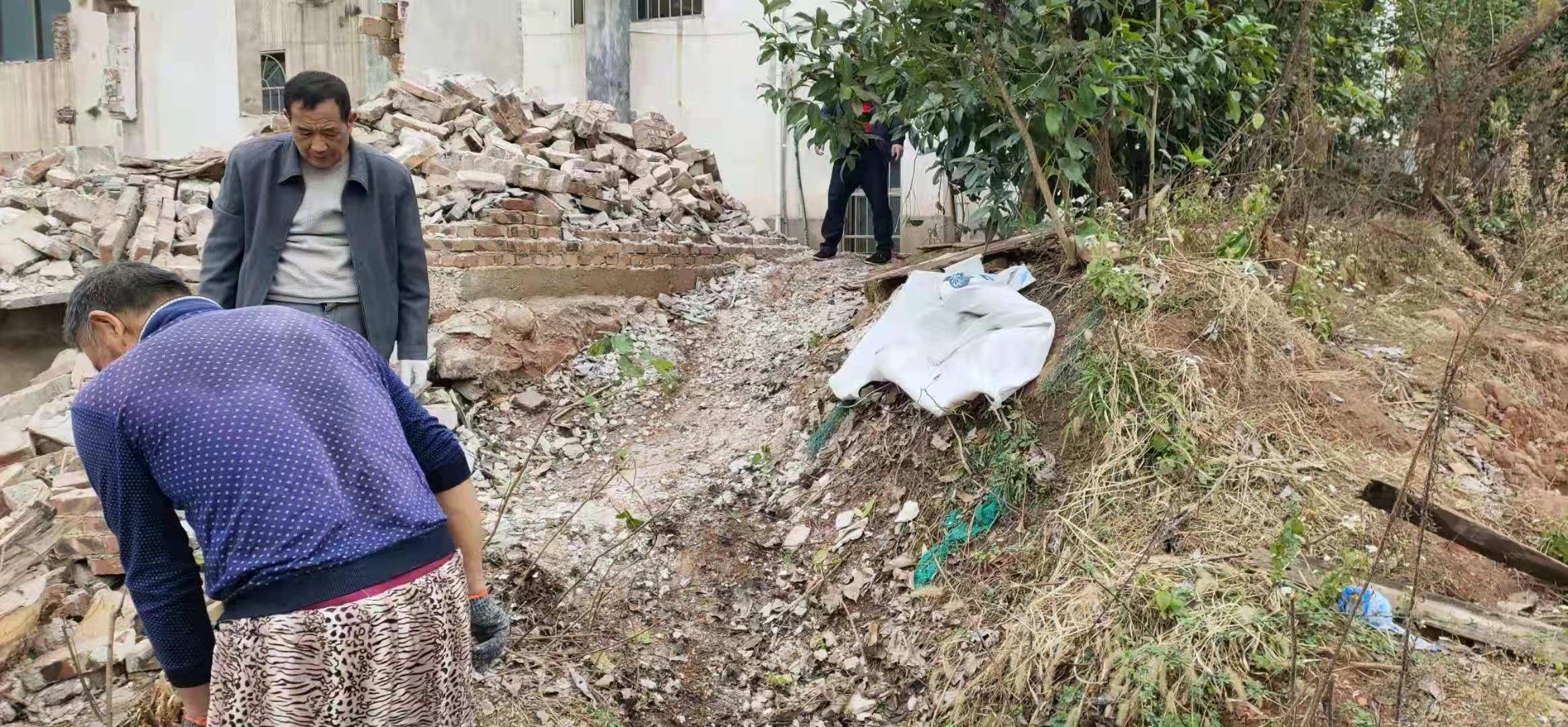 建筑垃圾清理后（2）.jpg