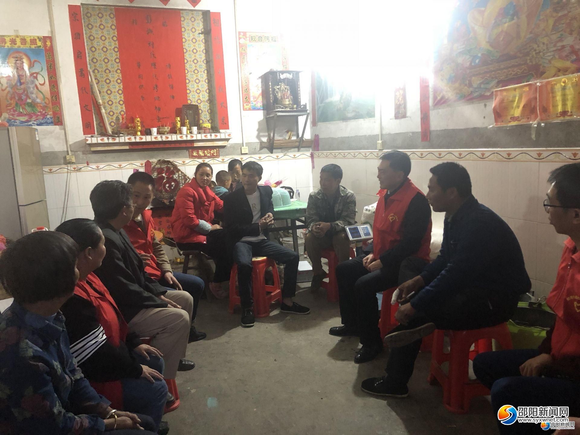 邵阳市退役军人事务局深入基层督战脱贫攻坚(图2)