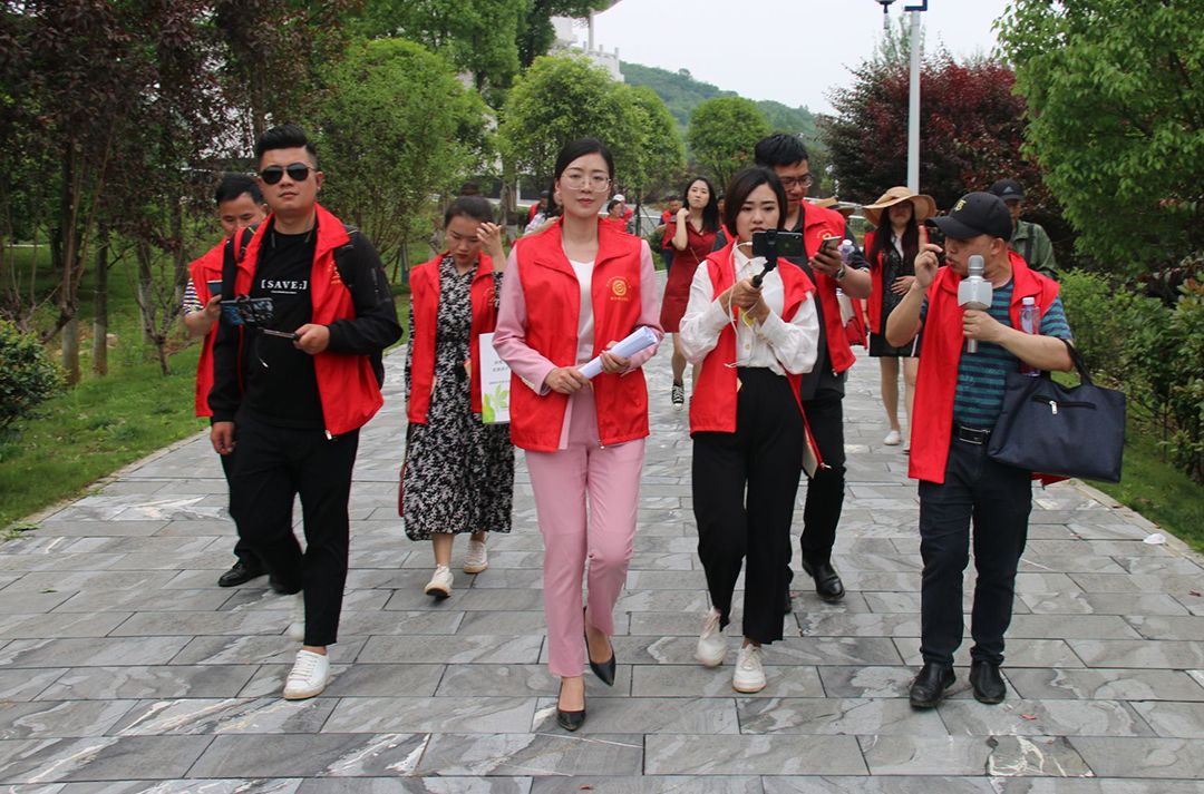 邵阳市委统战部组织开展爱国主义教育活动(图1)