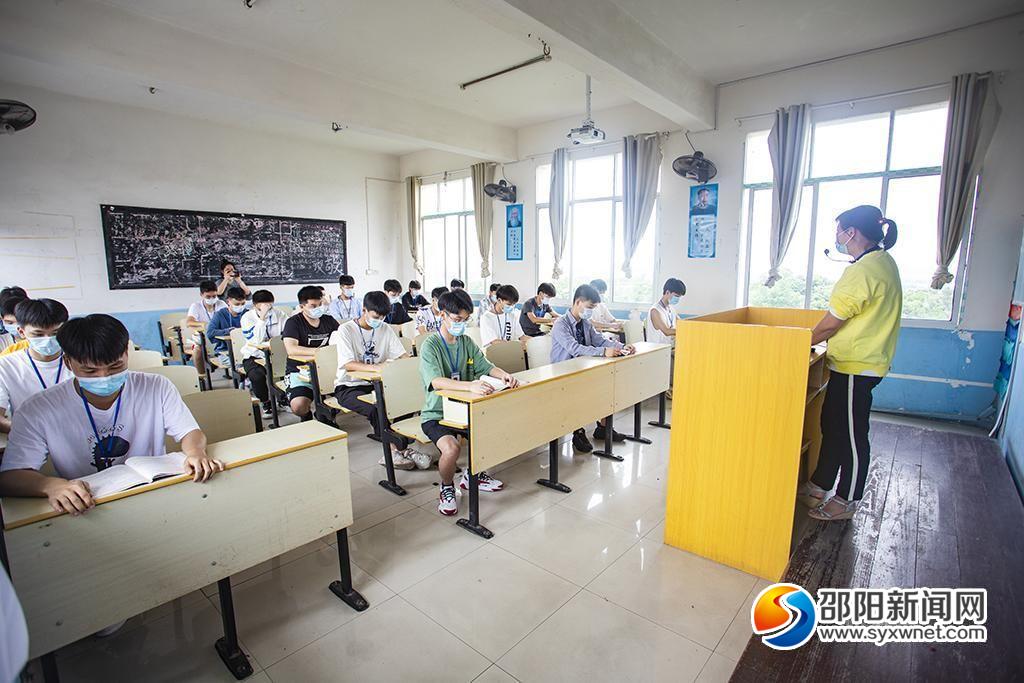 扎实做好疫情防控工作 邵阳市3所高校相继开学(图5)