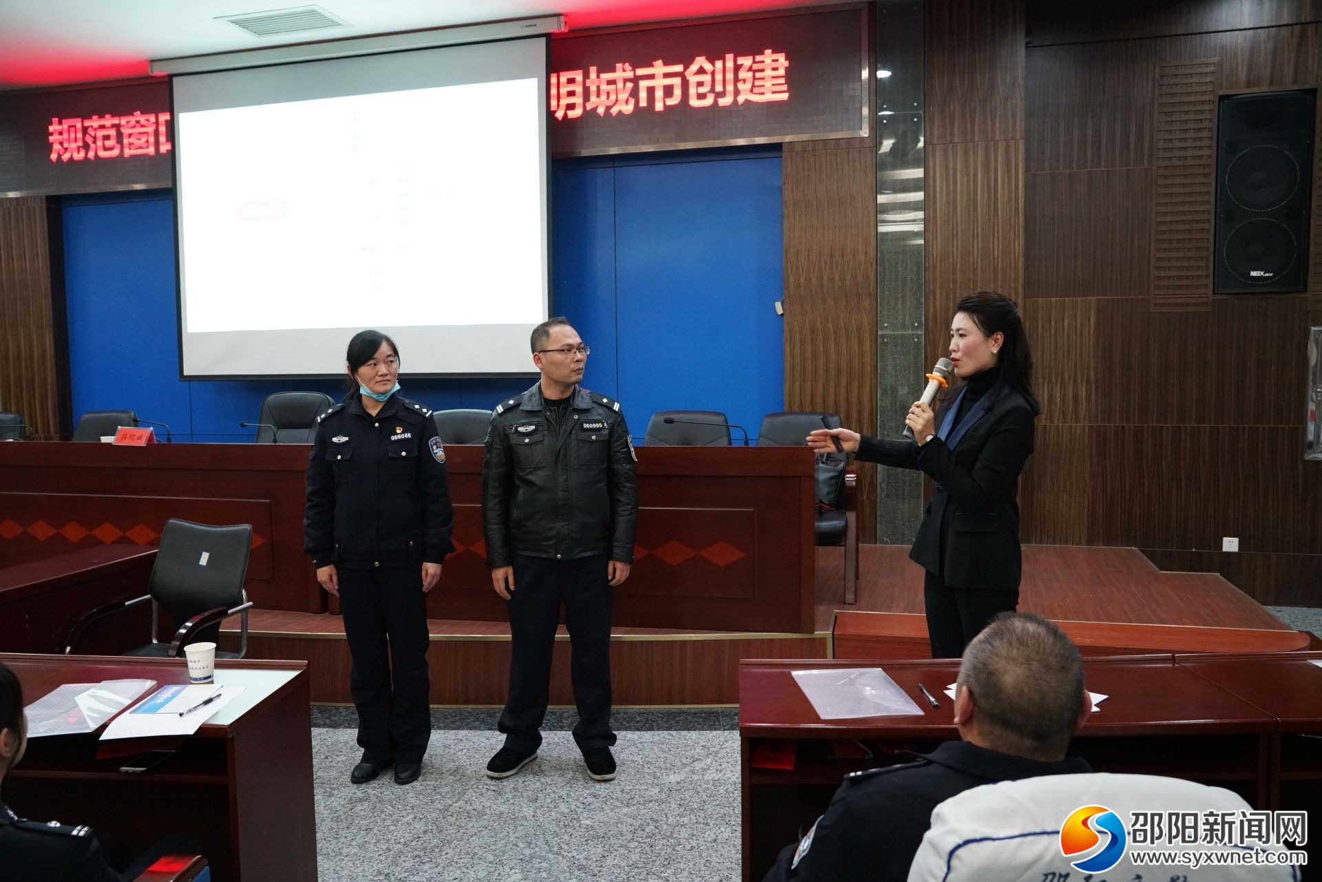 邵阳交警提升“软实力”助力文明城市创建(图2)