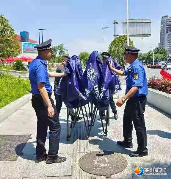 邵阳城管全力开展高考期间护航保障工作(图2)