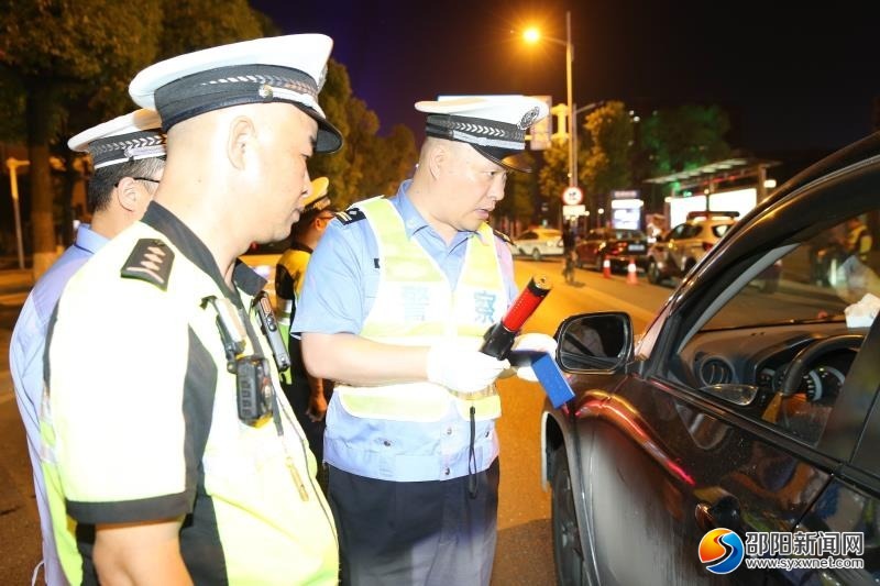 邵阳交警：全警上路开展夜间清查行动(图3)