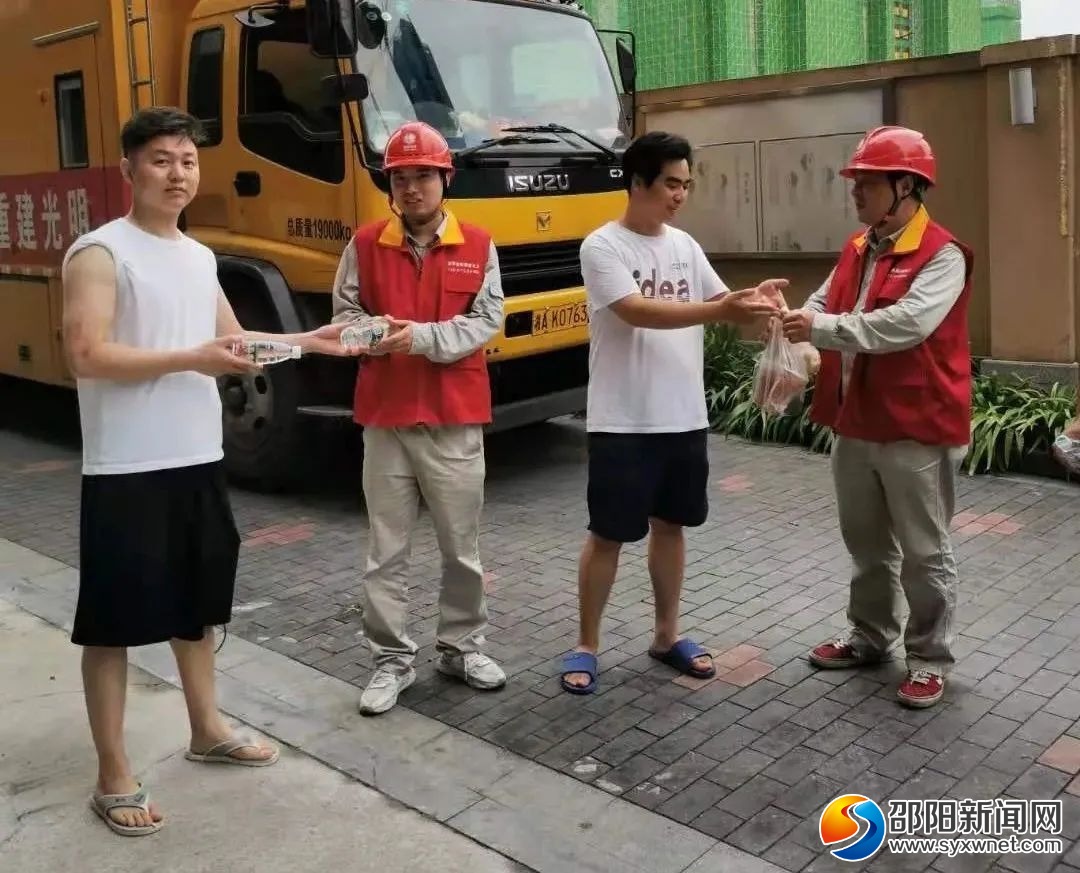 邵阳救援队奔赴河南后，这一幕幕让人泪奔......(图15)